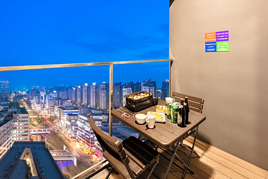 Paju Khills the terrace