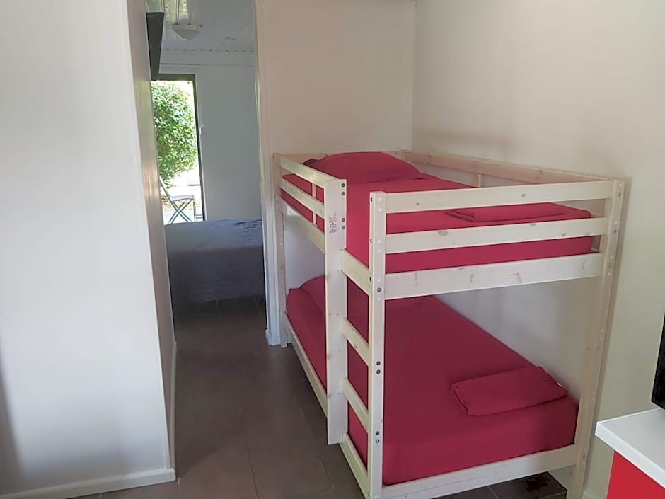 Au Petit Canal Fleuri