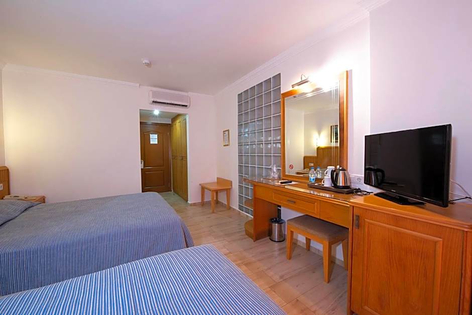 Belcehan Deluxe Hotel