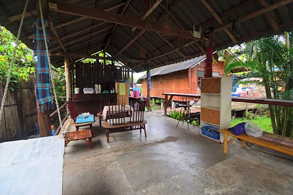 Pai Cat Hut Guesthouse