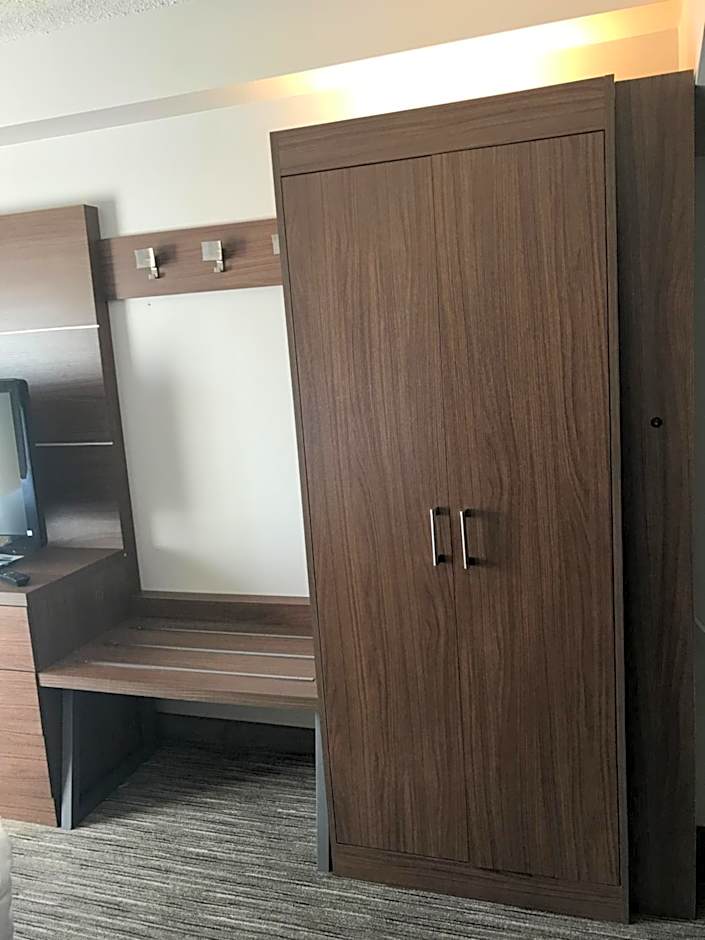 Holiday Inn Express Hotel & Suites Louisville East By IHG