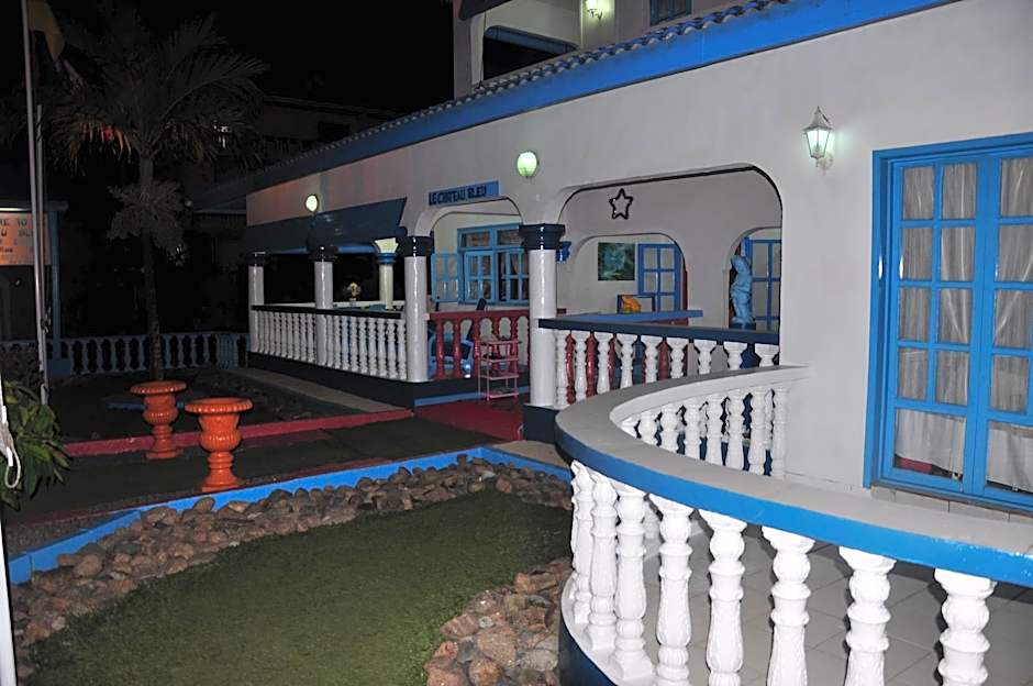 Le Chateau Bleu Hotel