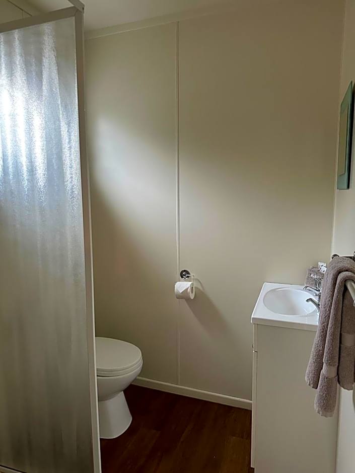 Touchwood Motor Inn & Inner City Camping Ground