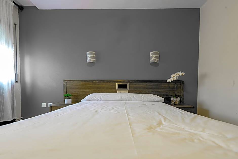 Foto 1 daripada 7 — Standard 1 Queen Bed