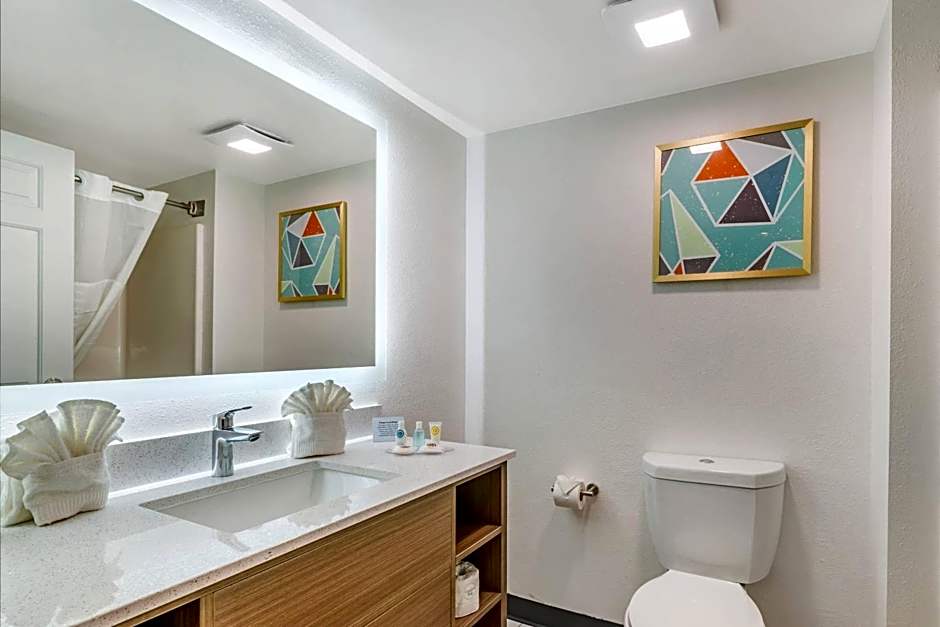 Comfort Inn & Suites Madison East - Monona