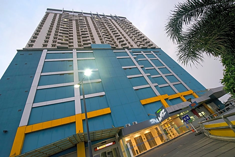 Grand Whiz Poins Simatupang Jakarta