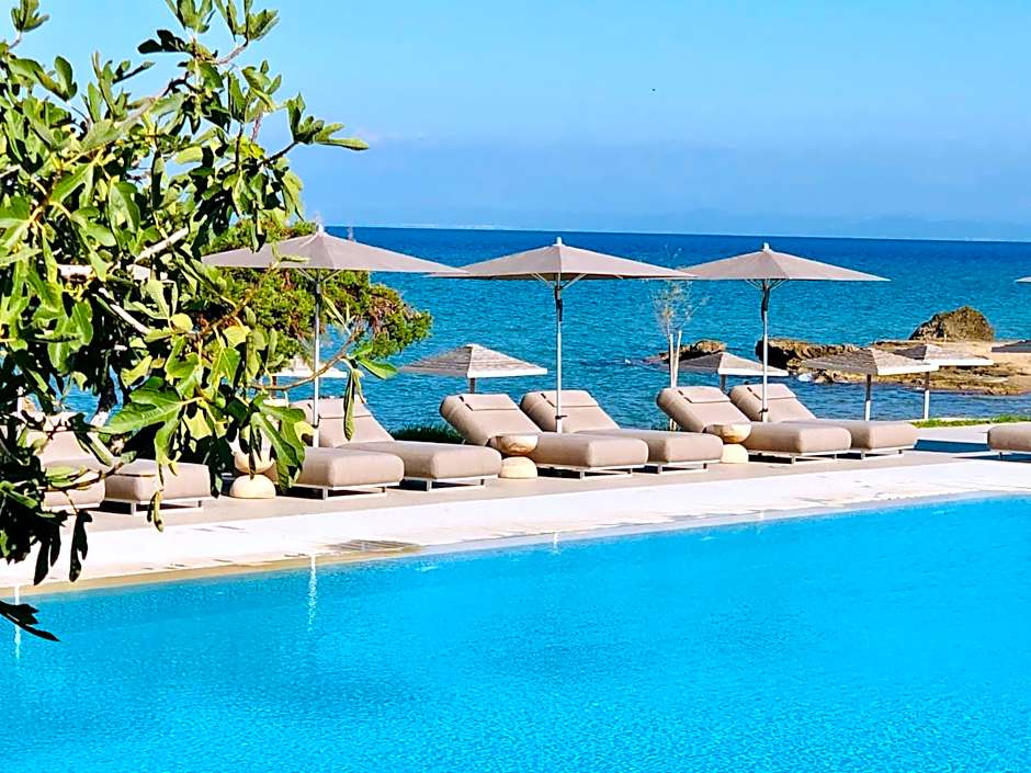 The Bay Hotel & Suites