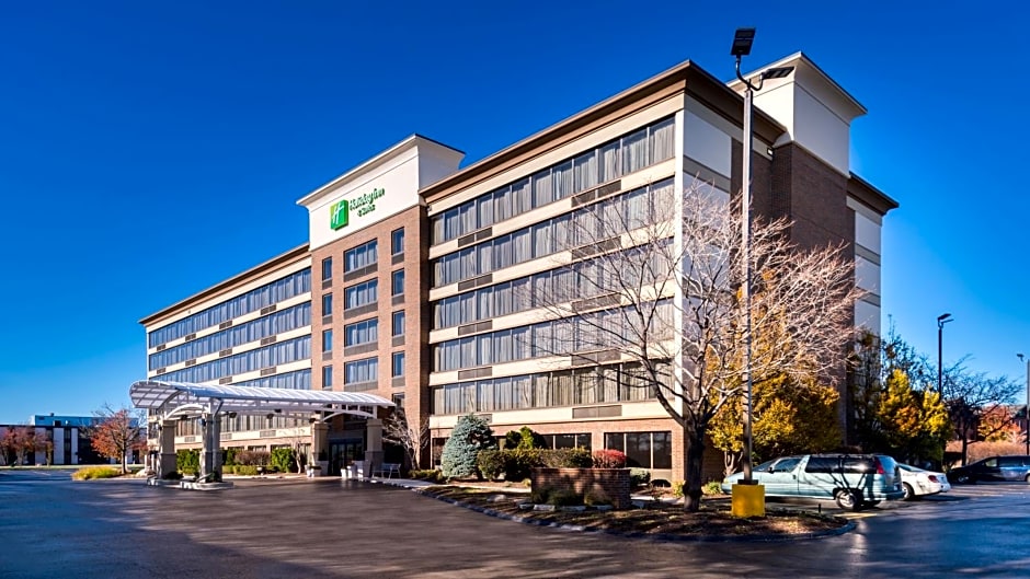 Holiday Inn Hotel & Suites Warren