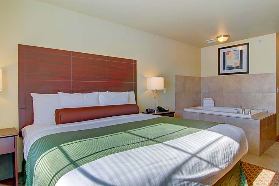 Photo 1 of 5 of 1 King Bed Suite, Whirlpool