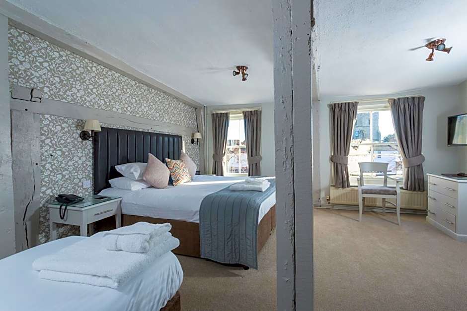 The Dog & Bear Hotel