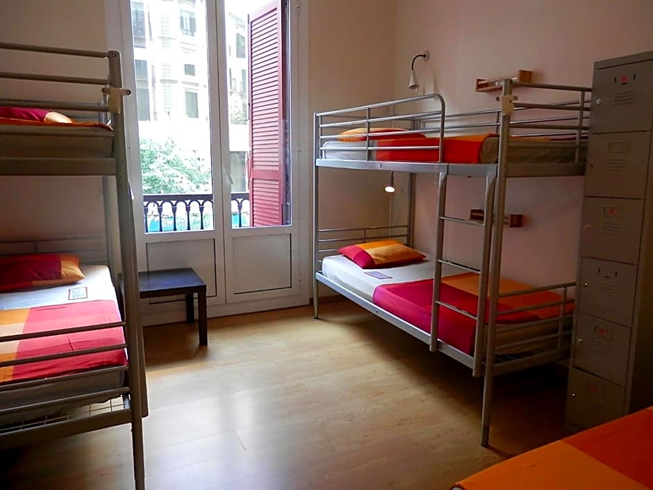 Barcelona Central Garden Hostal