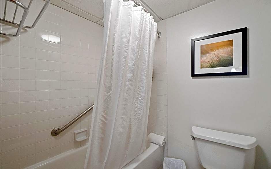 315 LoSo Hotel Airport