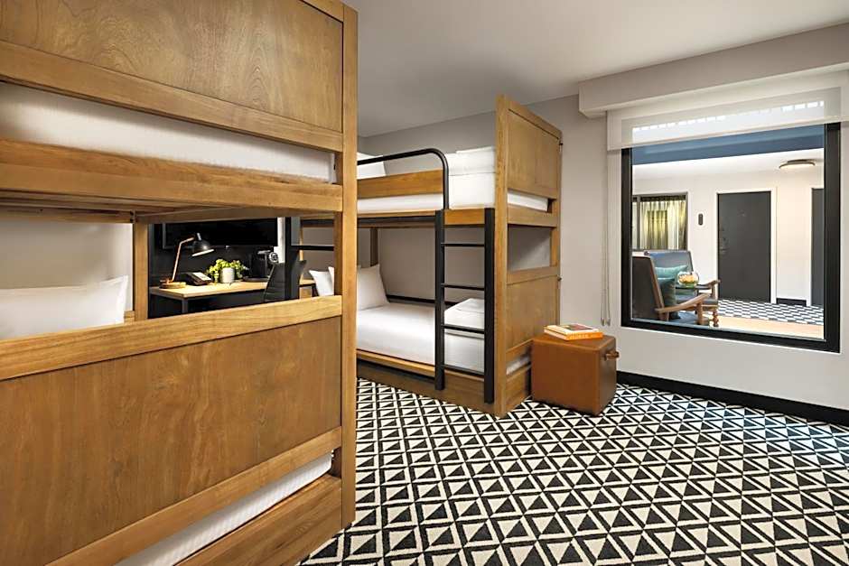 Photo 1 of 6 of 1 Bunkbed Townhouse
