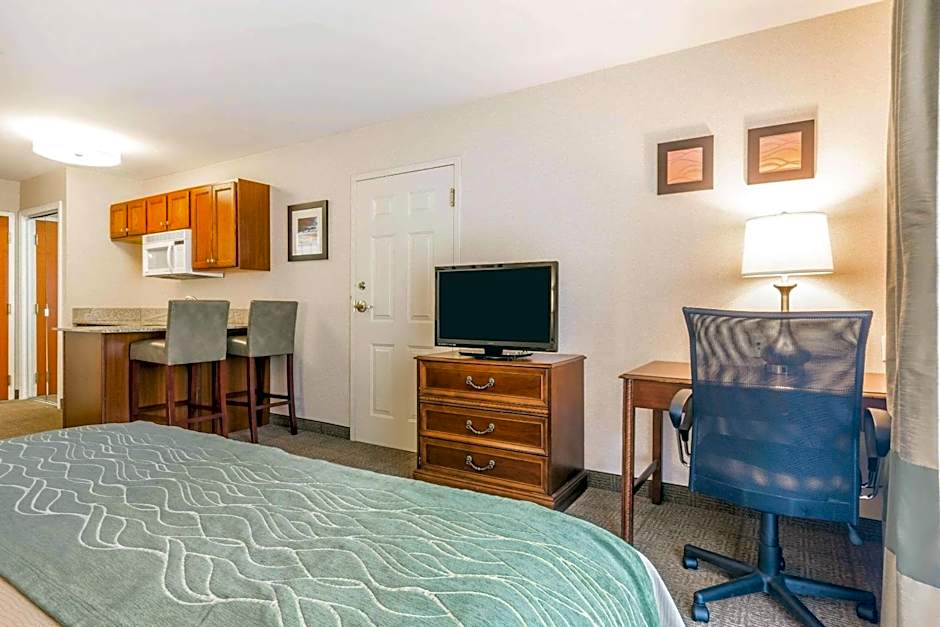 Comfort Inn & Suites South Burlington near University