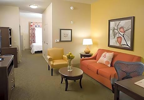 1 King Accessible 1 Bedroom Suite with Tub