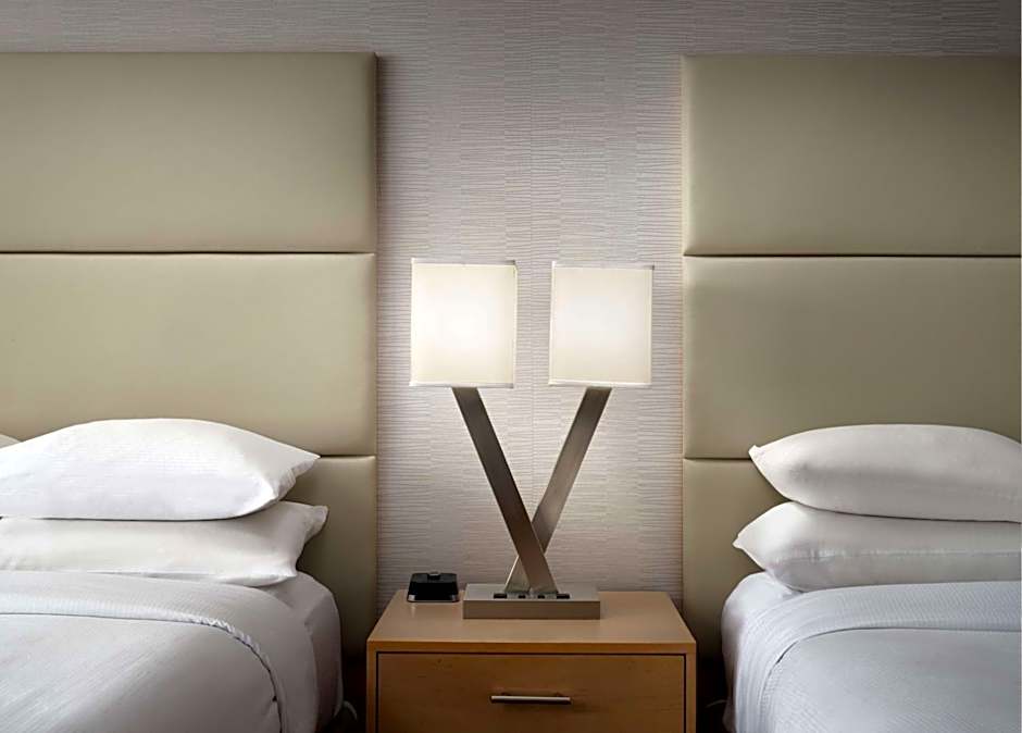 DoubleTree by Hilton - Philadelphia Center City