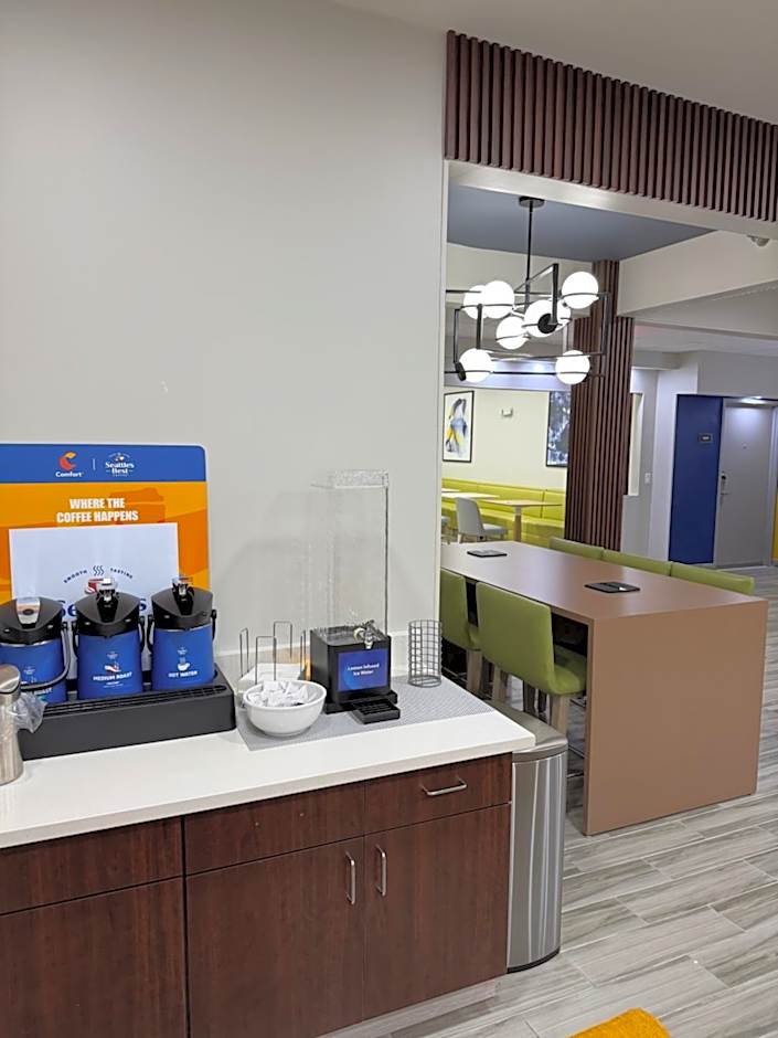 Comfort Inn & Suites Harvey - Chicago Southland