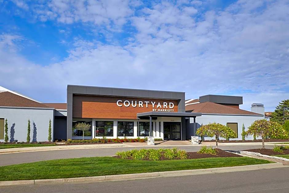 Courtyard by Marriott Detroit Troy
