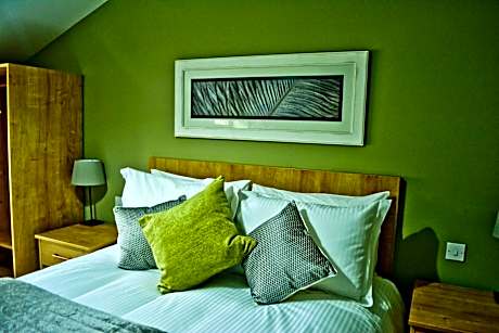 King Room with Spa Bath