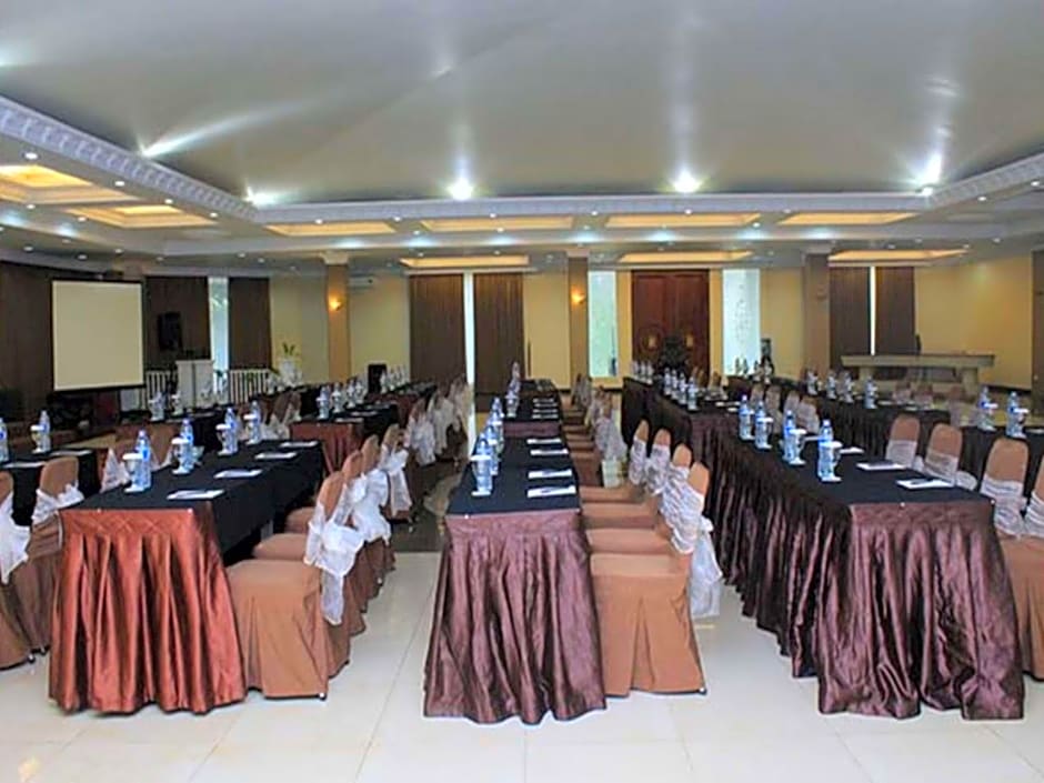 Rizen Premiere Hotel