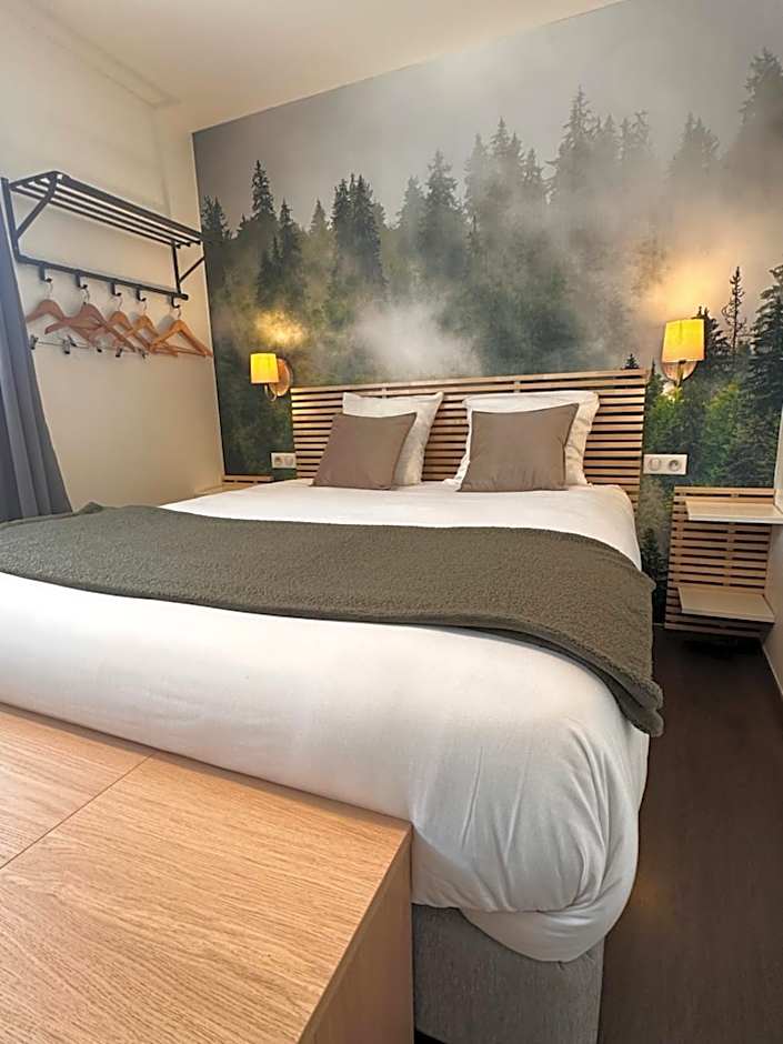 Auberge du Vieux Lanas Logis Hotel Restaurant