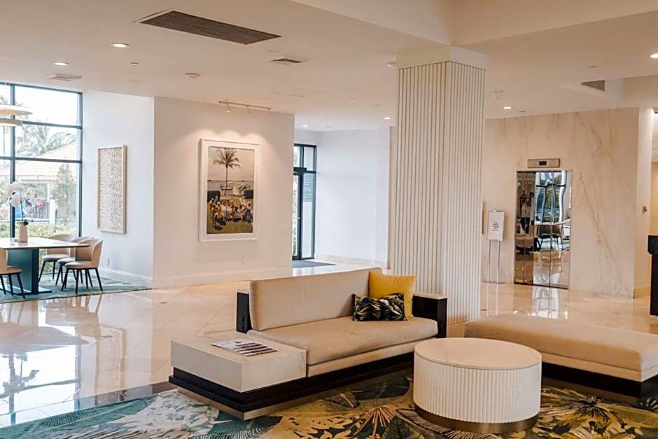 Hilton Palm Beach Airport