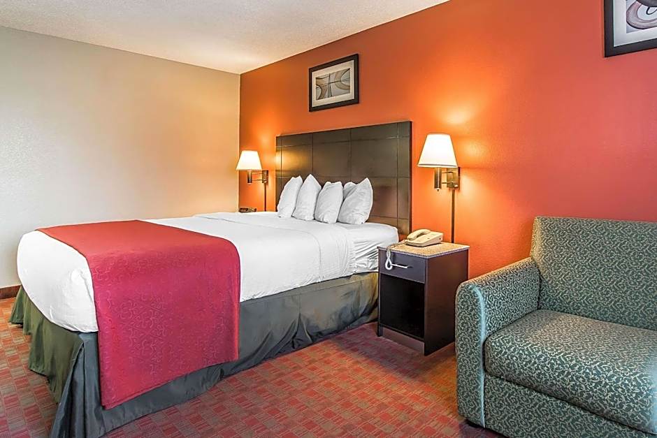 Quality Inn & Suites La Vergne