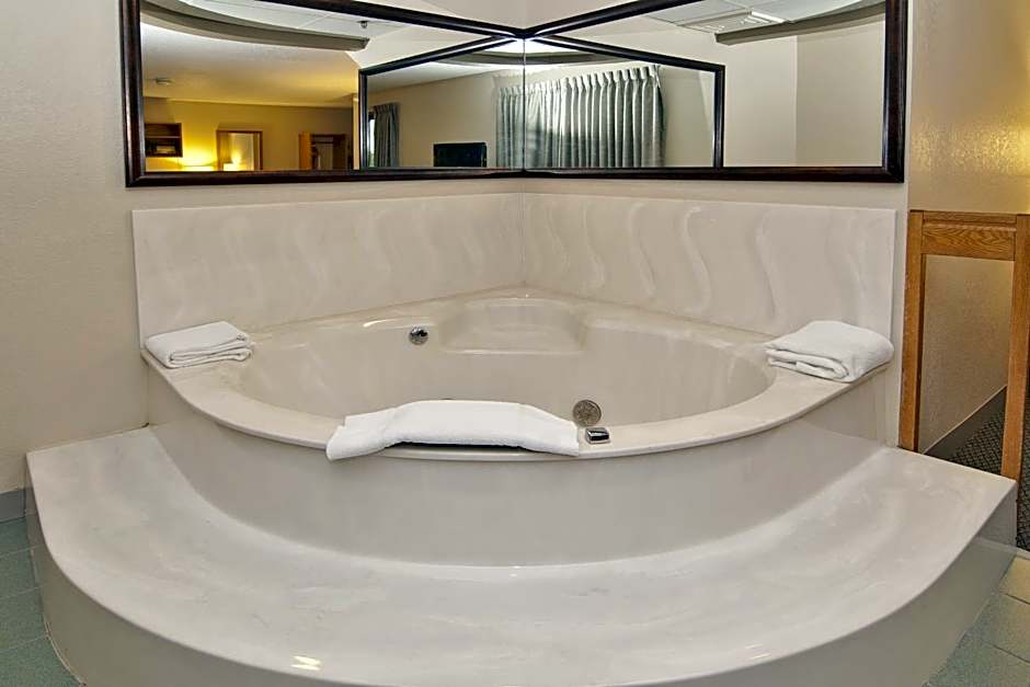Boarders Inn & Suites by Cobblestone Hotels - Faribault