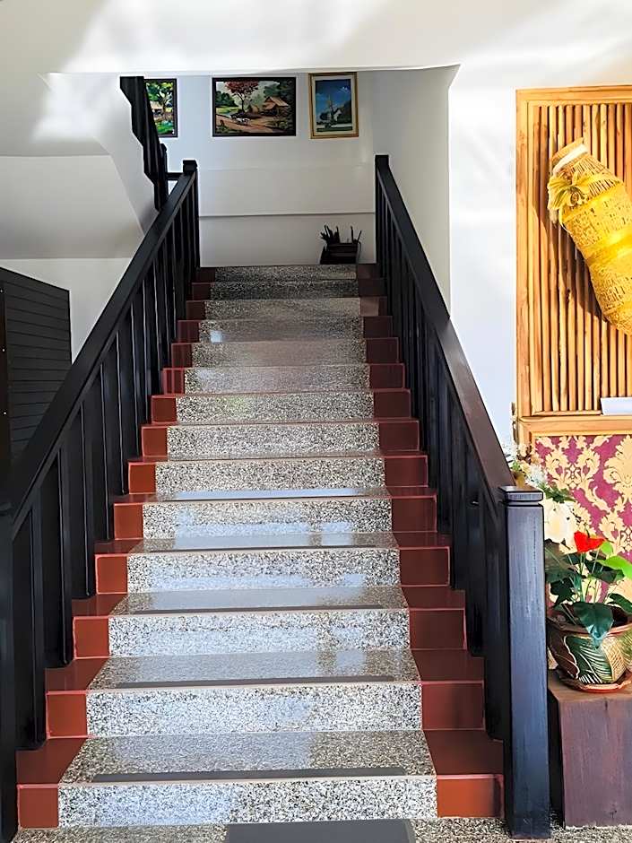 Dongsay Hotel Thakhek