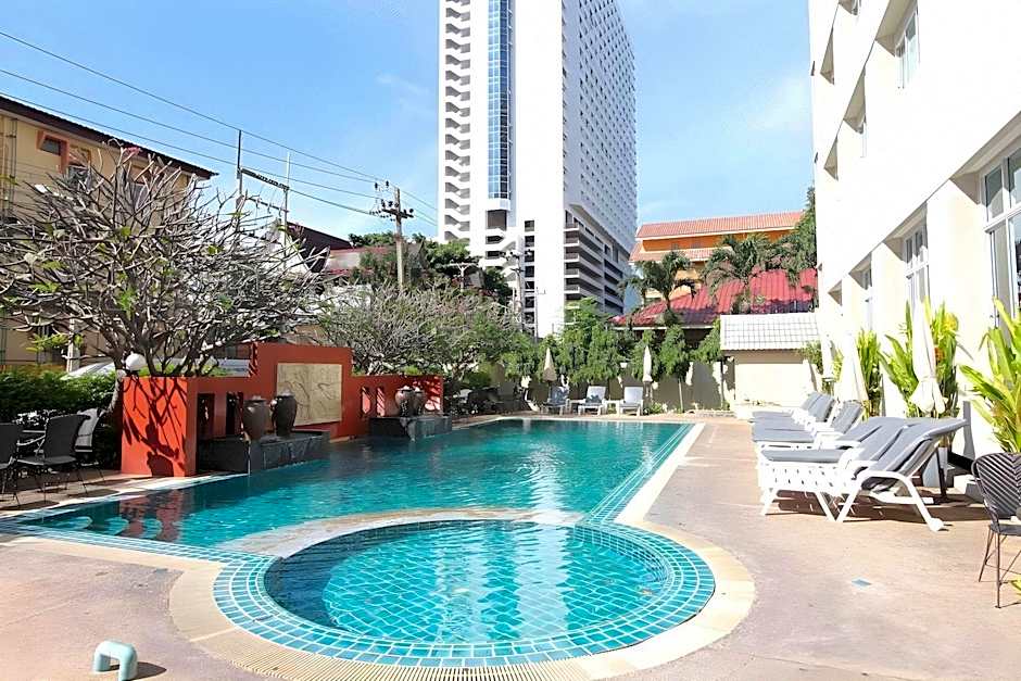 Crown Pattaya Beach Hotel