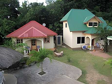 La Digue Island Bungalow