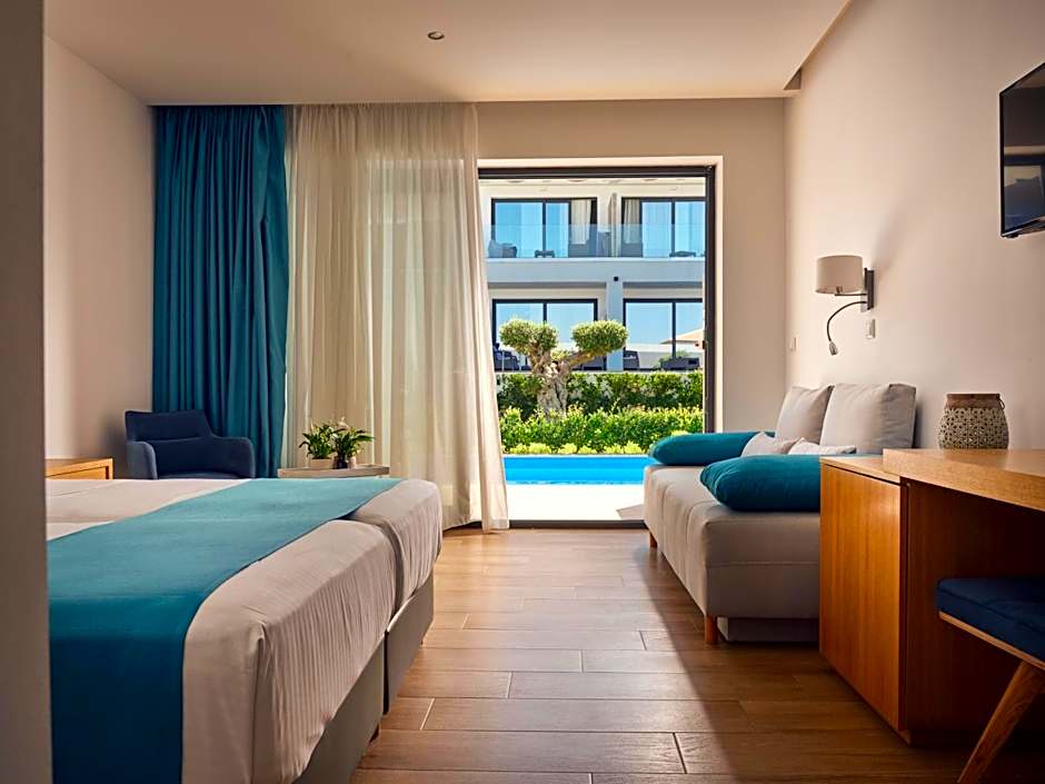 Cavo Orient Beach Hotel & Suites