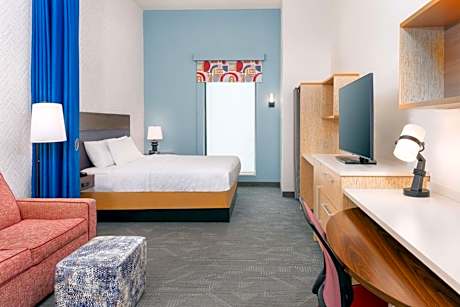 1 King Bed Studio Suite Nonsmoking