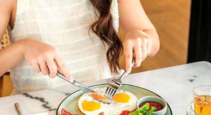 Thee Bangkok Hotel by TH District