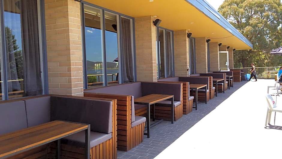 Lake Jindabyne Hotel