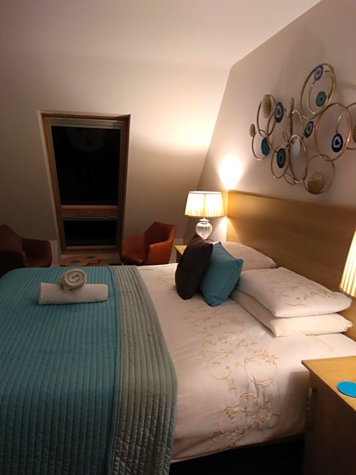 Tollyrose Country House – Newcastle