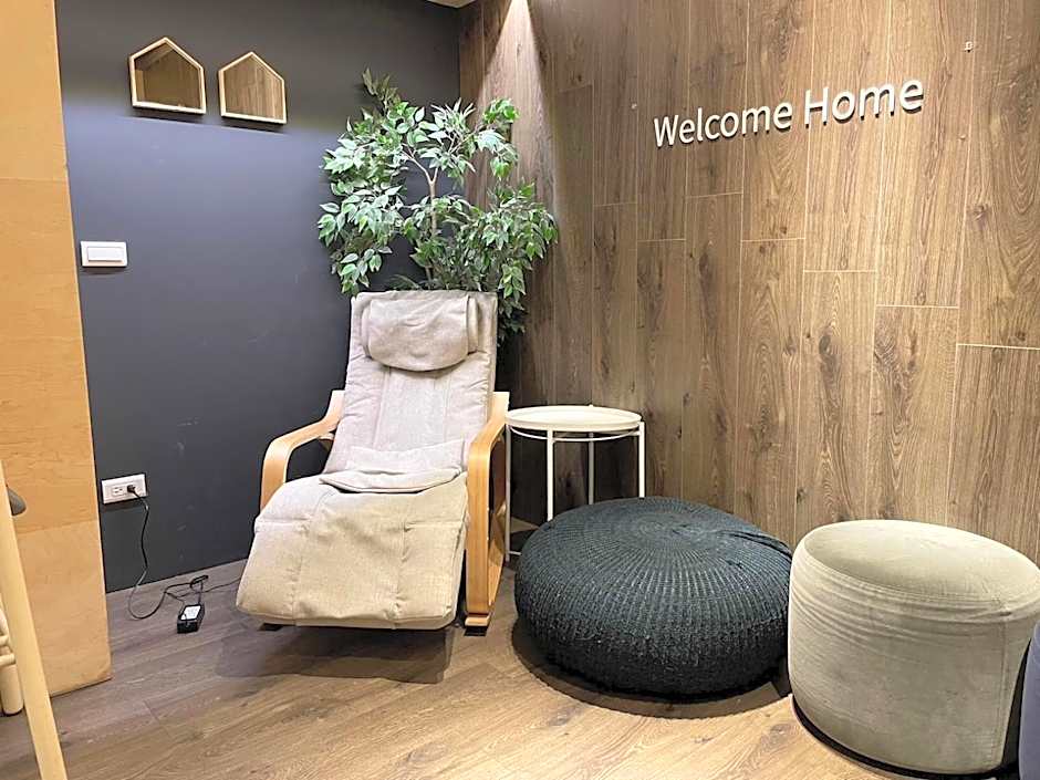 Yomi Hotel - ShuangLian MRT