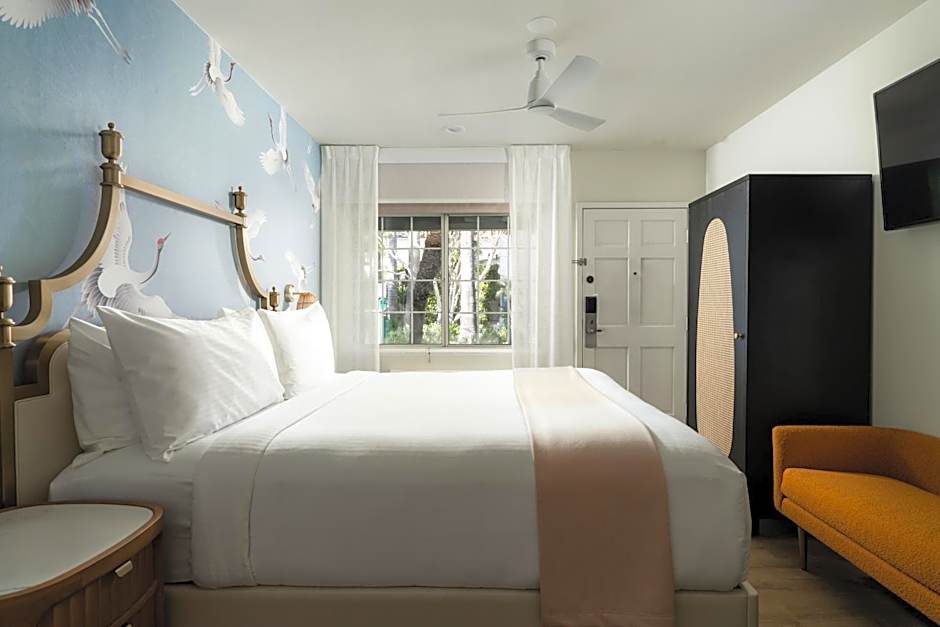 Photo 1 of 7 of Deluxe 1 King Bed