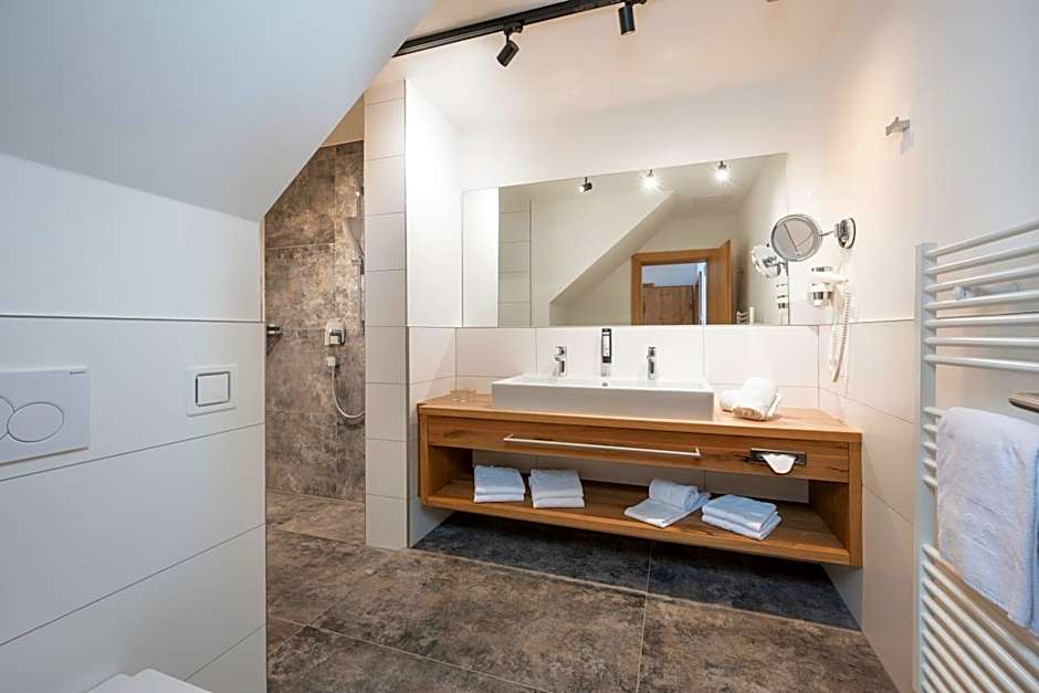 Hotel Almschlössl & Schrotteralm