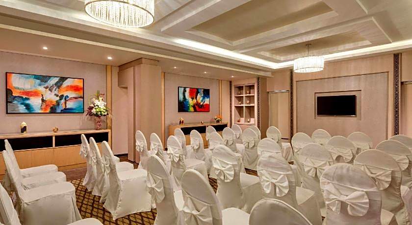 Ramada Hotel & Suites by Wyndham Amwaj Islands Manama