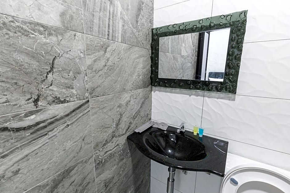 Lee Luxury Home, USM Penang