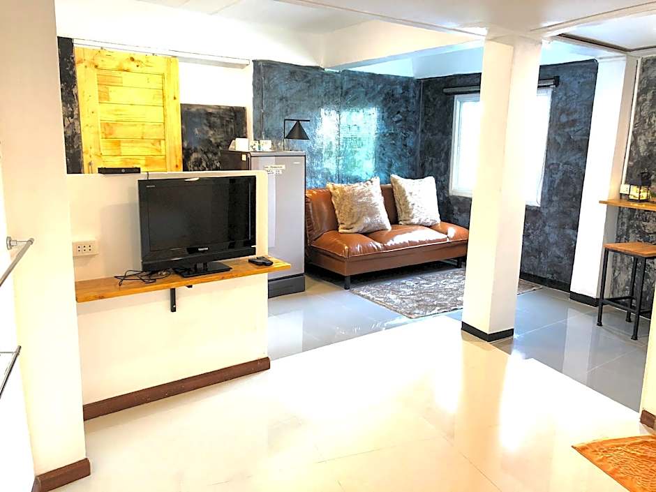 Yellow House Koh Sichang