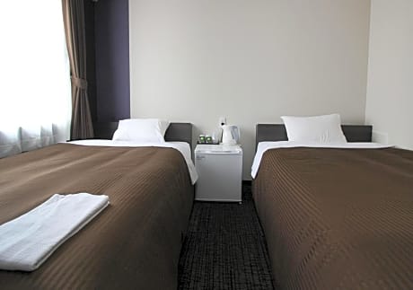 Twin Room - Non-Smoking