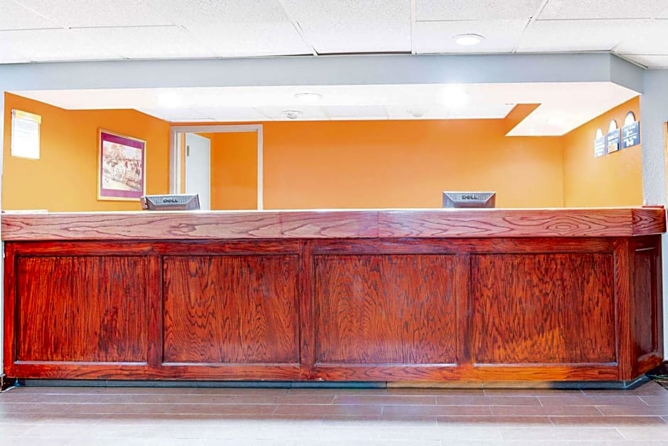 Days Inn by Wyndham Greenville MS