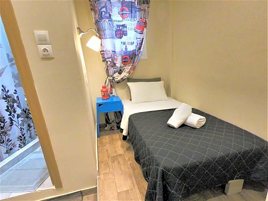 Achillion Hotel Piraeus