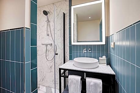 One-Bedroom Executive Apartment (2 Twin Beds and 2 Double Beds)