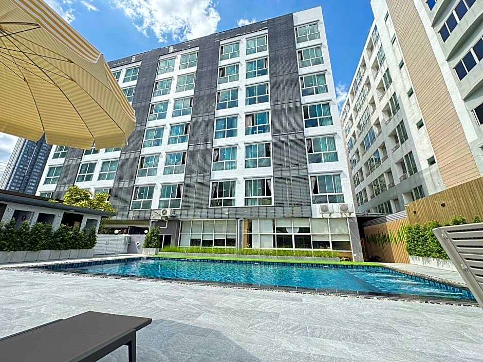Three Seasons Bangkok