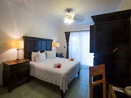 LUXURY ROOM