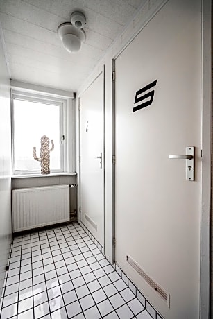 Basic Single Room with External Private Bathroom