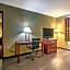 Super 8 by Wyndham Waterloo